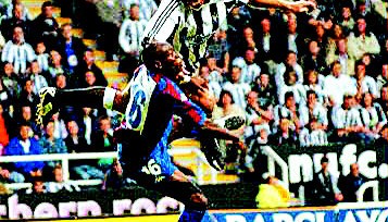  朗斯铁卫乌龙球葬送关键战役  