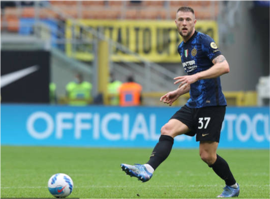  乌迪内斯锋霸戴帽，黑白军团主场狂胜逃离降级区